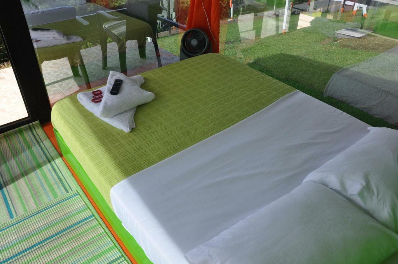 Glamping - Calochorno Hotel Alcala ภายนอก รูปภาพ